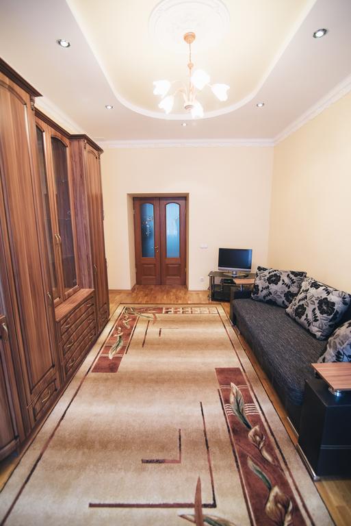 Apartment On Bernarda Meretyna Lviv Exterior foto