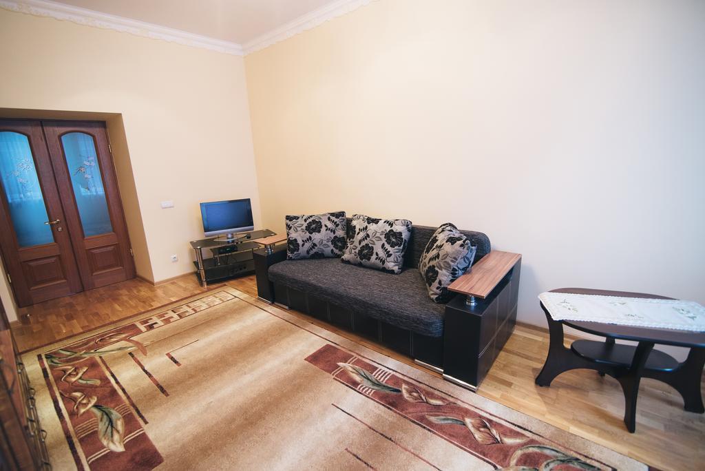 Apartment On Bernarda Meretyna Lviv Exterior foto