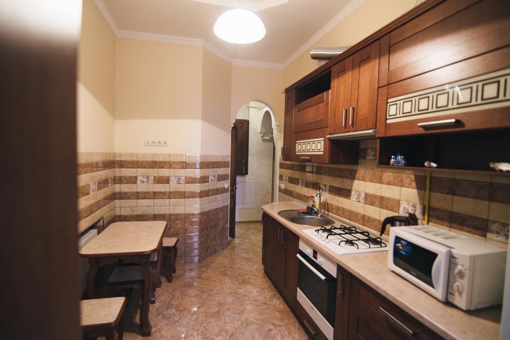 Apartment On Bernarda Meretyna Lviv Exterior foto