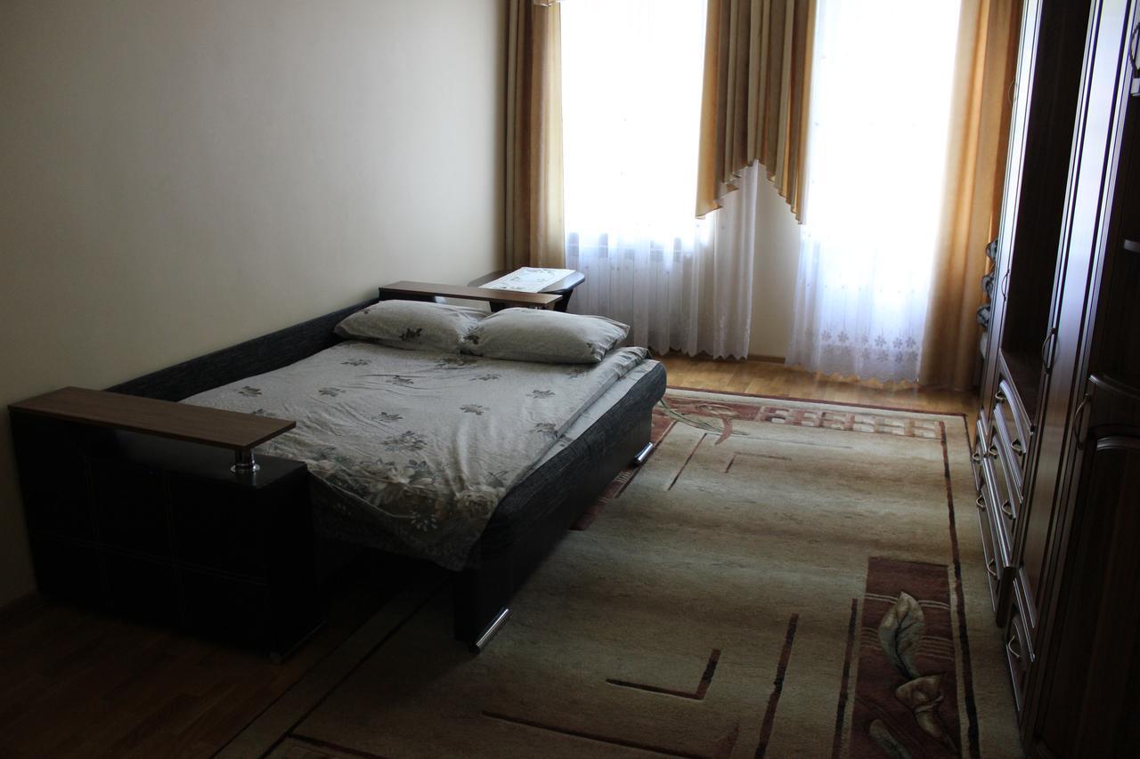 Apartment On Bernarda Meretyna Lviv Exterior foto