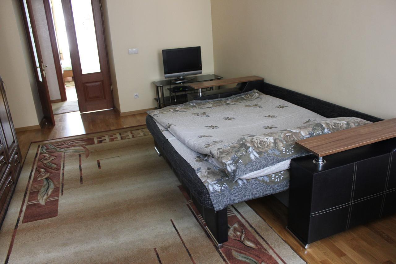 Apartment On Bernarda Meretyna Lviv Exterior foto